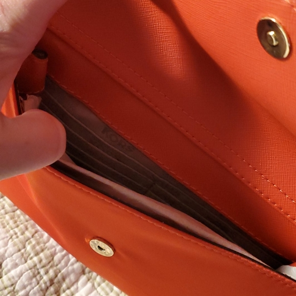 Michael Kors Jet Set purse - Picture 8 of 8